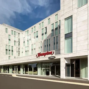 Hampton By Hilton London Stansted Airport סטאנסטד מאונטפיצ'ט